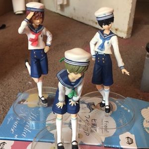 -Free! Eternal Summer- Lot of 3 figures